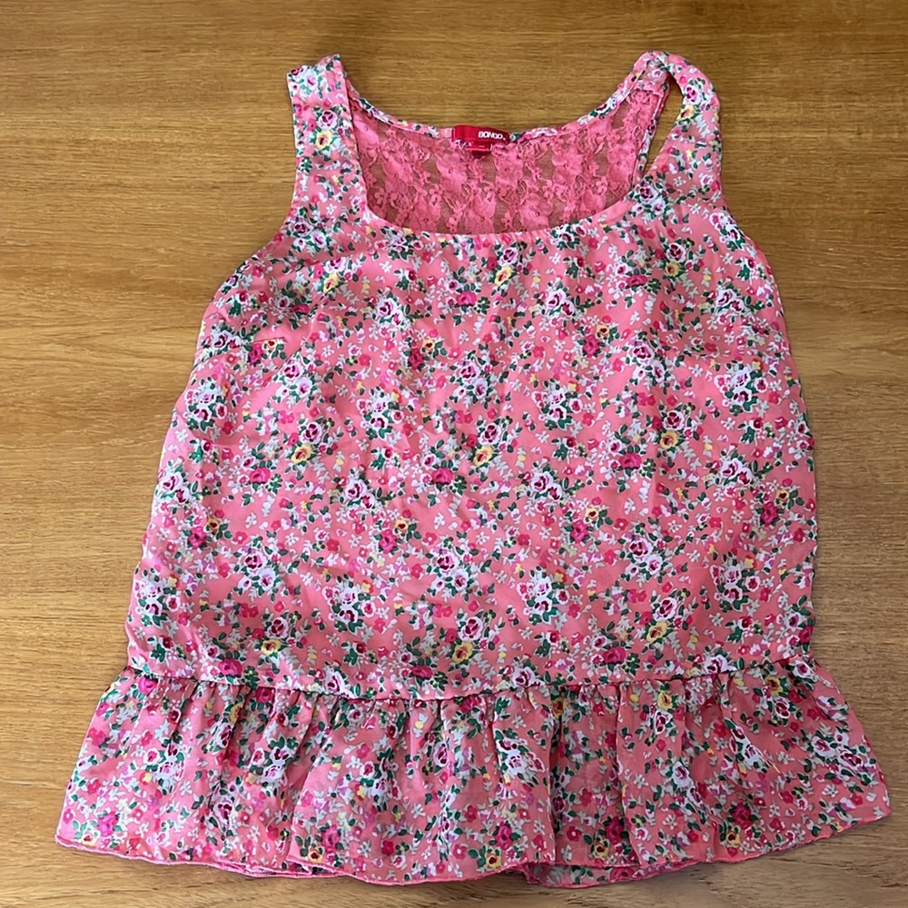 Bongo Juniors Floral & Lace Flounce Tank Top, Lightweight, Melon Colored, Size M